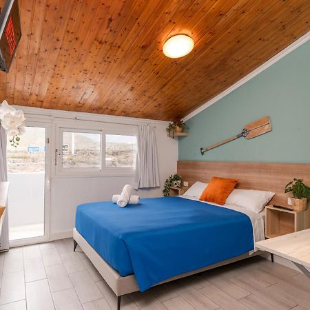 Hostel Neon Tenerife Guaza ภายนอก รูปภาพ