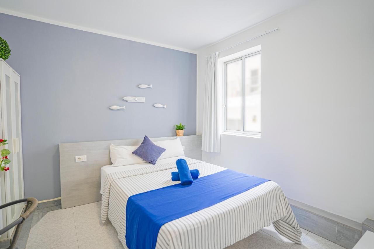 Hostel Neon Tenerife Guaza ภายนอก รูปภาพ