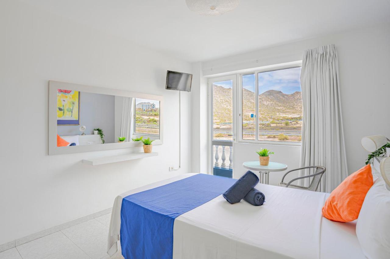 Hostel Neon Tenerife Guaza ภายนอก รูปภาพ