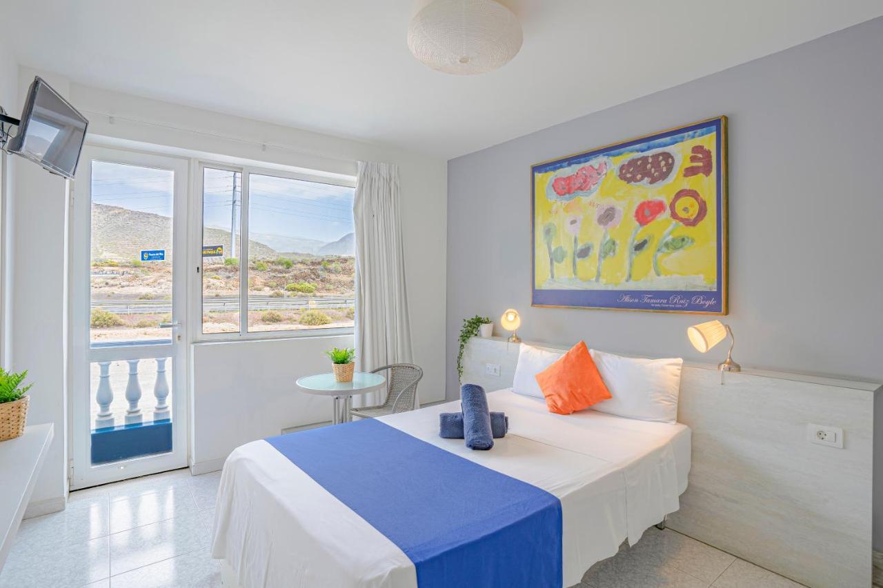 Hostel Neon Tenerife Guaza ภายนอก รูปภาพ
