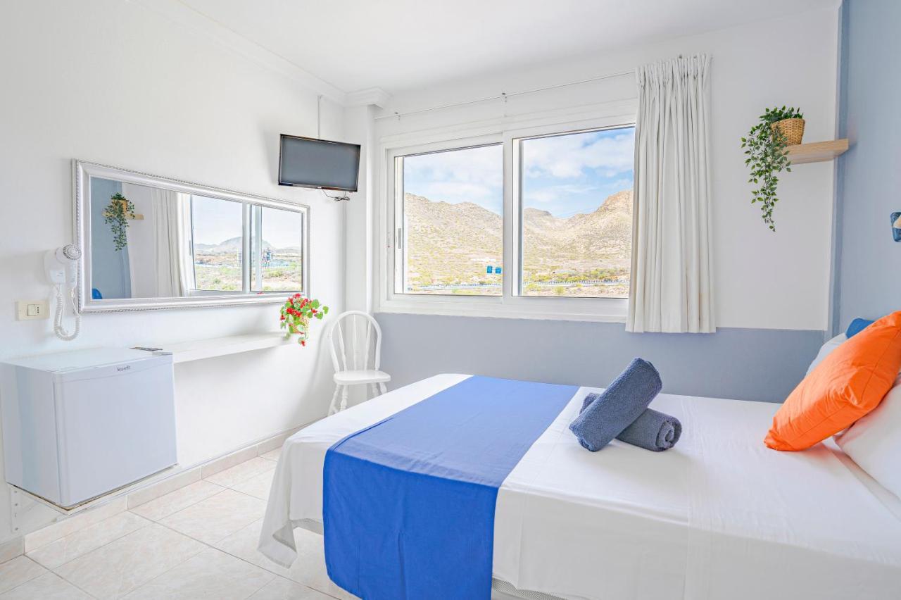 Hostel Neon Tenerife Guaza ภายนอก รูปภาพ