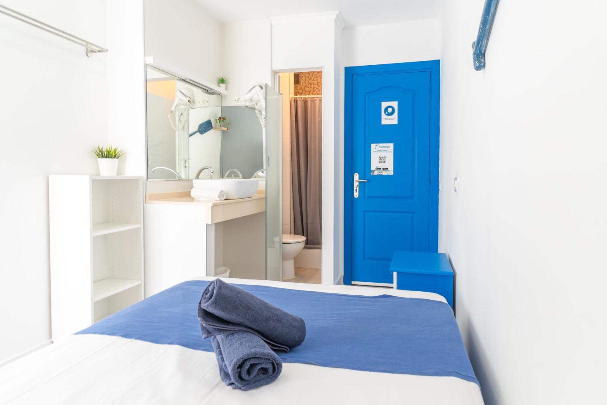 Hostel Neon Tenerife Guaza ภายนอก รูปภาพ