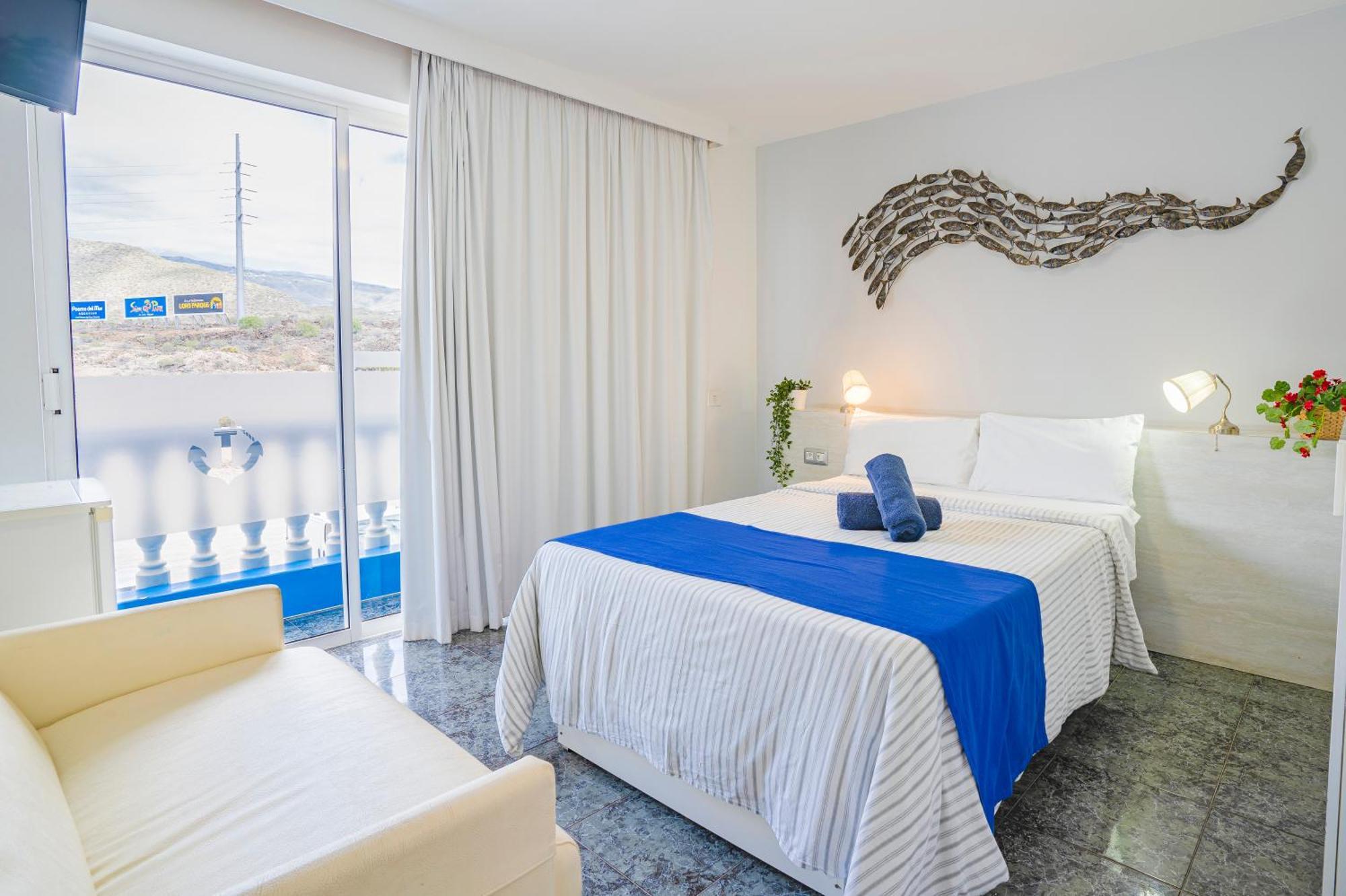 Hostel Neon Tenerife Guaza ภายนอก รูปภาพ