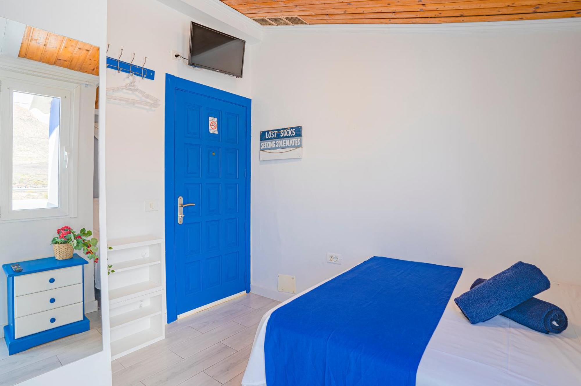 Hostel Neon Tenerife Guaza ภายนอก รูปภาพ