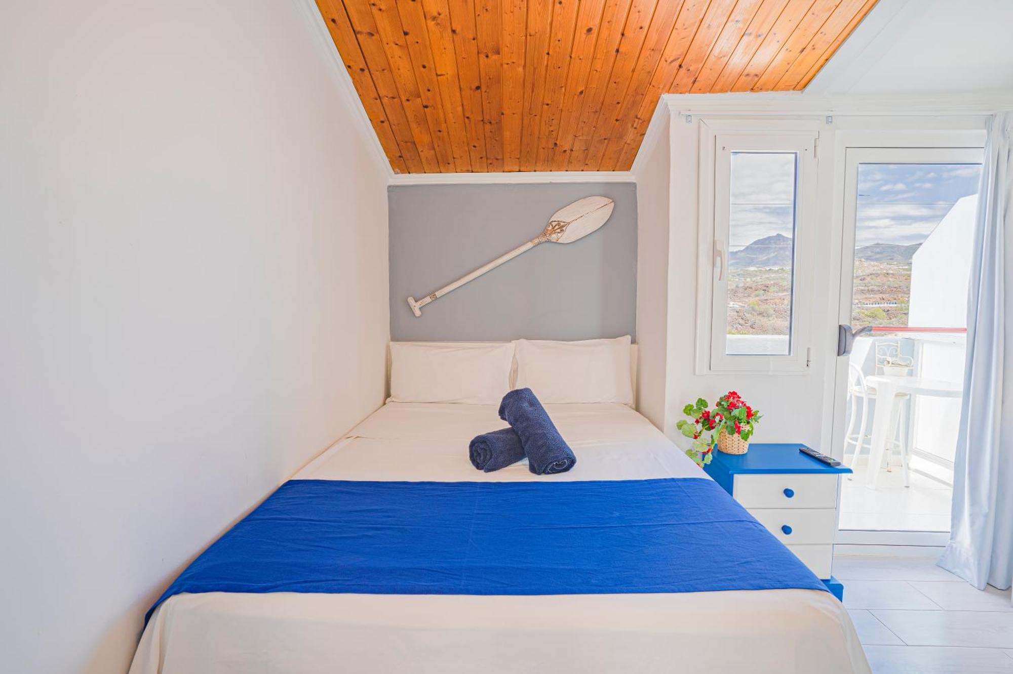 Hostel Neon Tenerife Guaza ภายนอก รูปภาพ