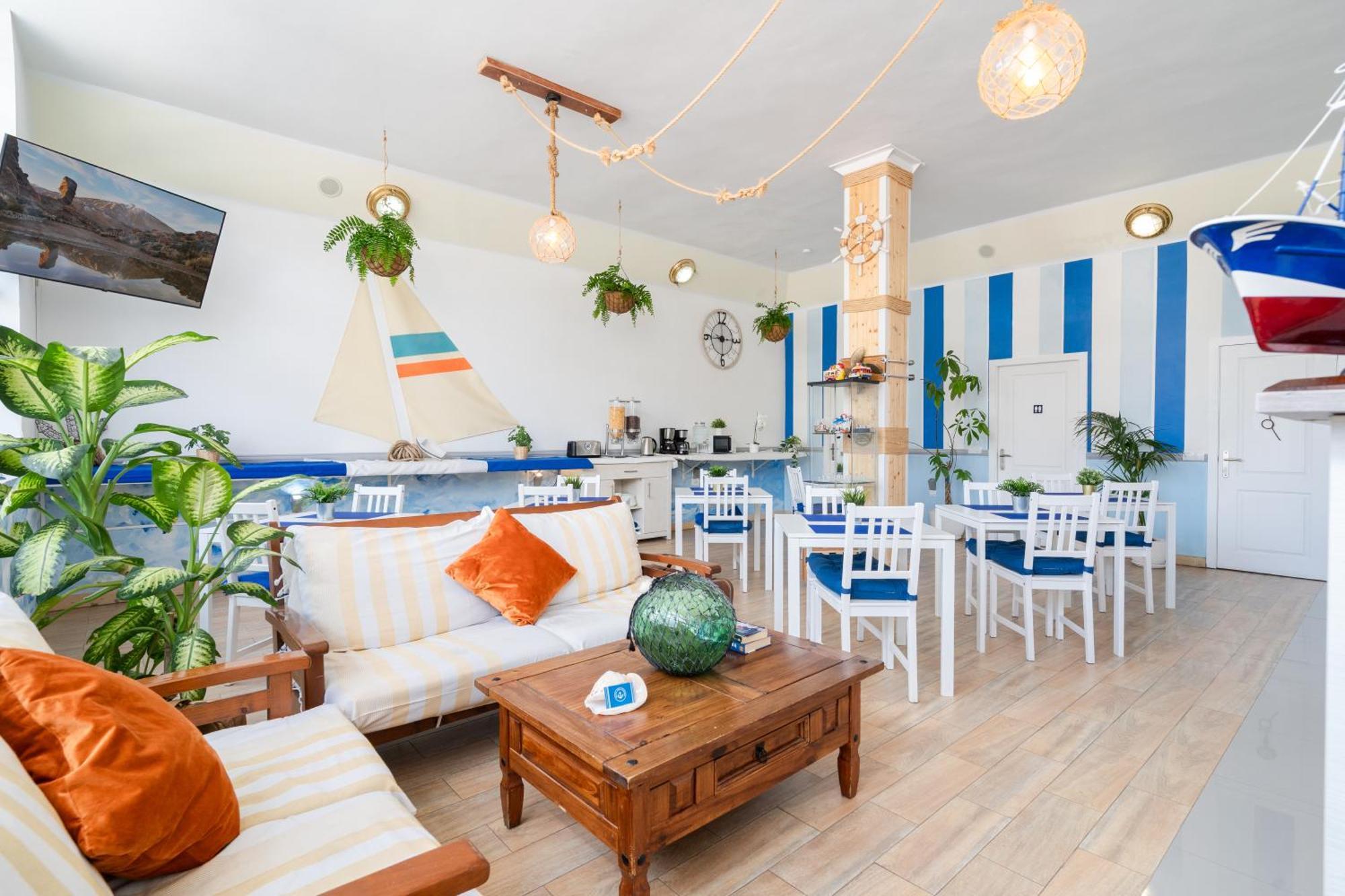 Hostel Neon Tenerife Guaza ภายนอก รูปภาพ