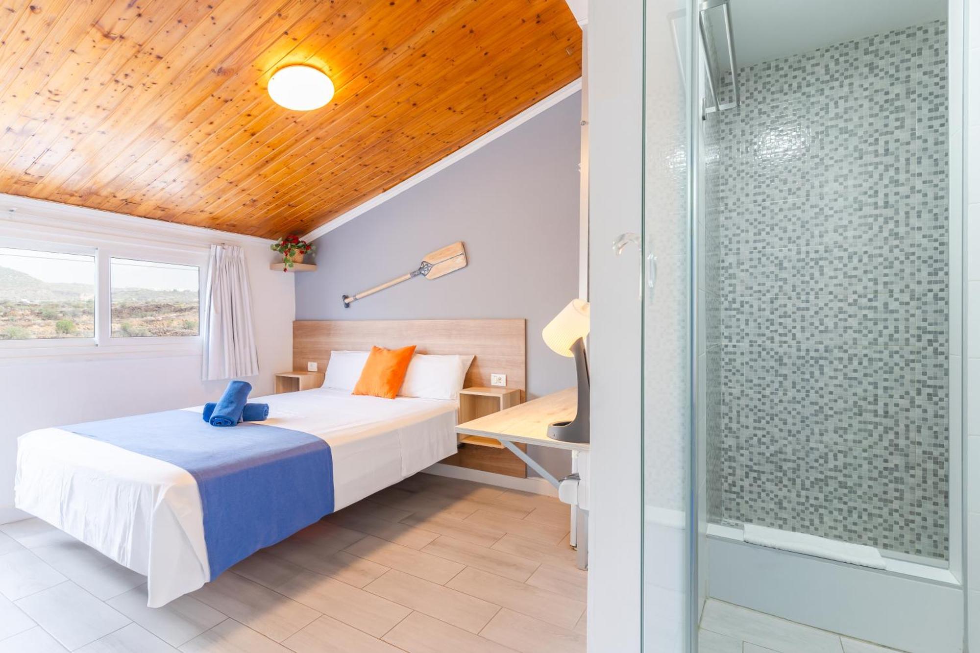 Hostel Neon Tenerife Guaza ภายนอก รูปภาพ