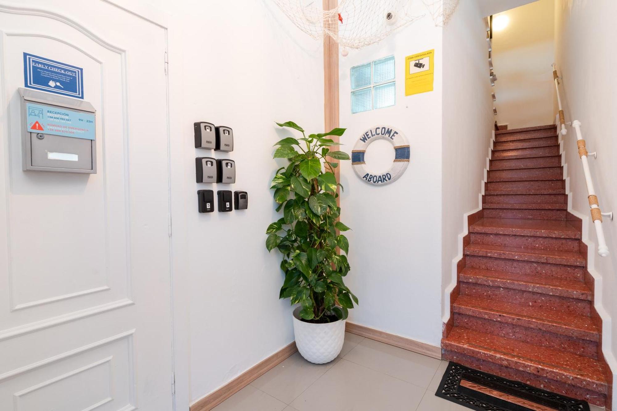 Hostel Neon Tenerife Guaza ภายนอก รูปภาพ
