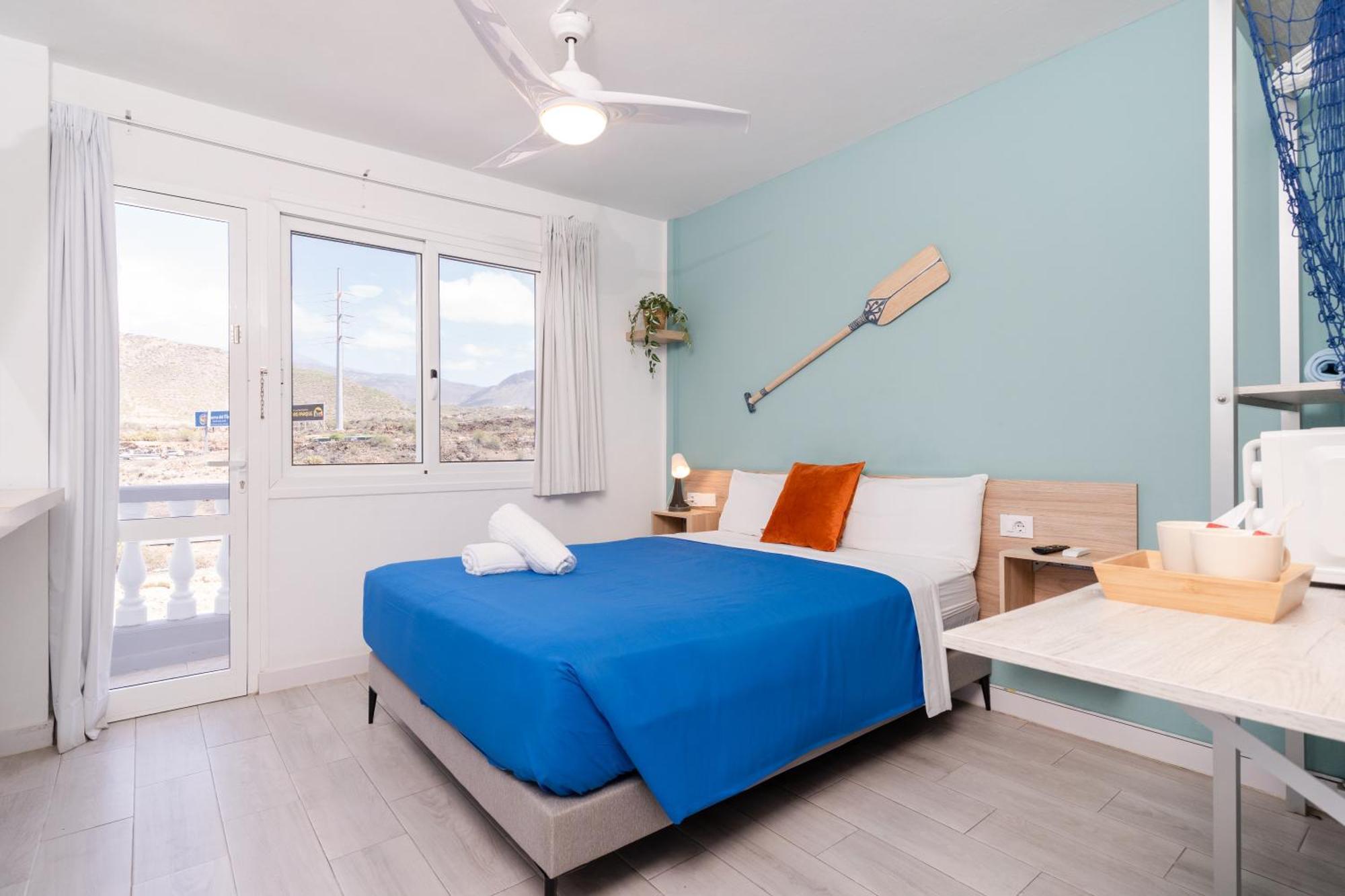 Hostel Neon Tenerife Guaza ภายนอก รูปภาพ